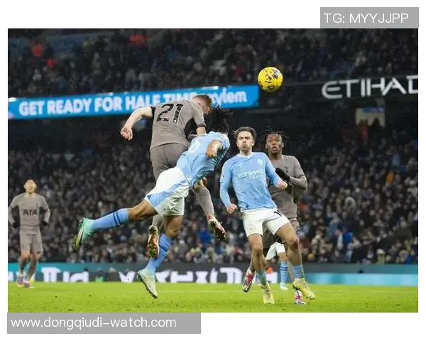 世界杯巴萨与曼城战平引发争议判罚全场沸腾的冷门时刻