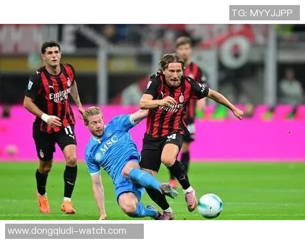 西甲激战巴黎圣日耳曼5-0大胜AC米兰争议判罚引发全场热议