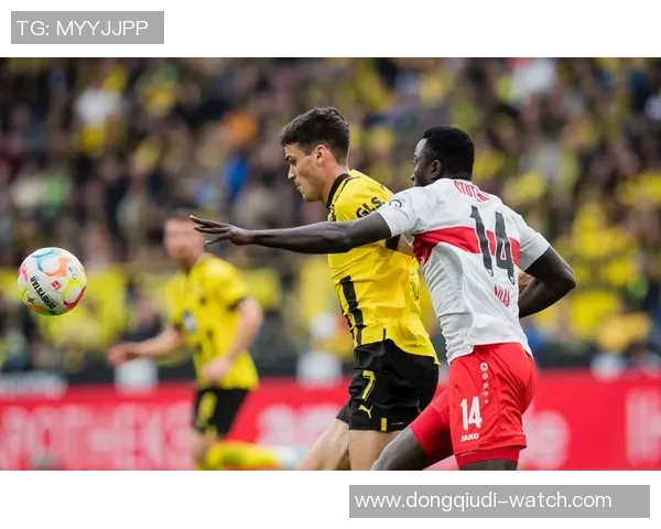 德甲冷门：多特蒙德与巴黎圣日耳曼激战成平局引发全场热议